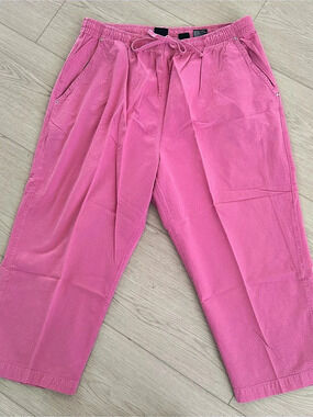 ERIKA Pink Cotton Cargo Capris Size XL Like New